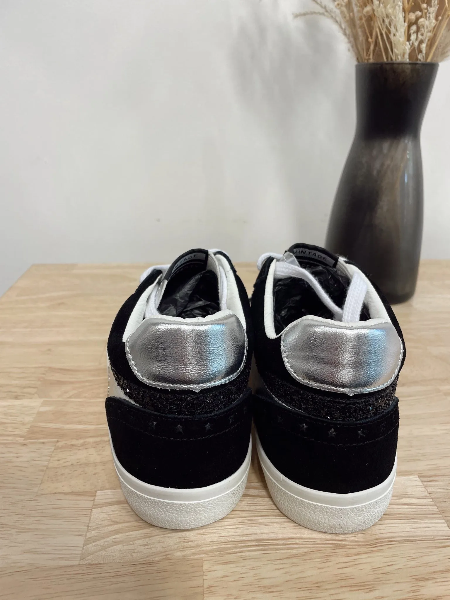 Bounce 18 Lowtop Sneaker By Vintage Havana