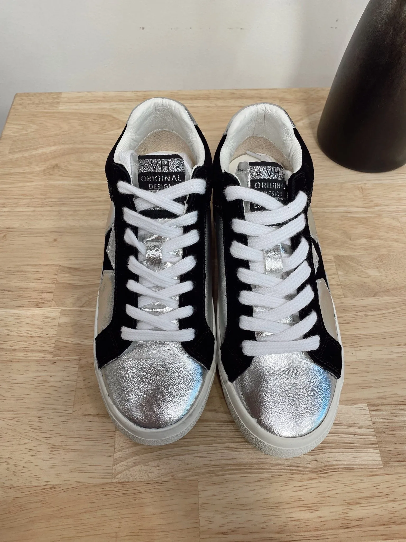 Bounce 18 Lowtop Sneaker By Vintage Havana