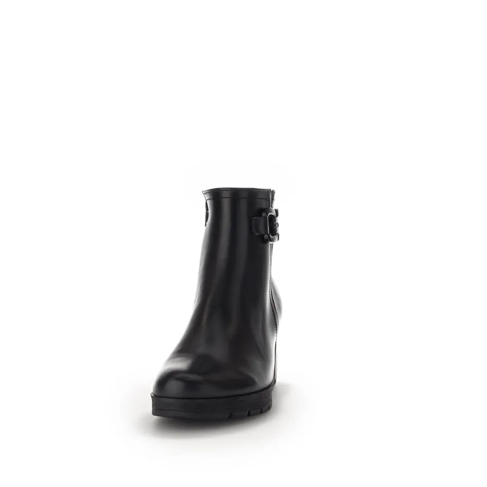 Esses Black Ankle Boots