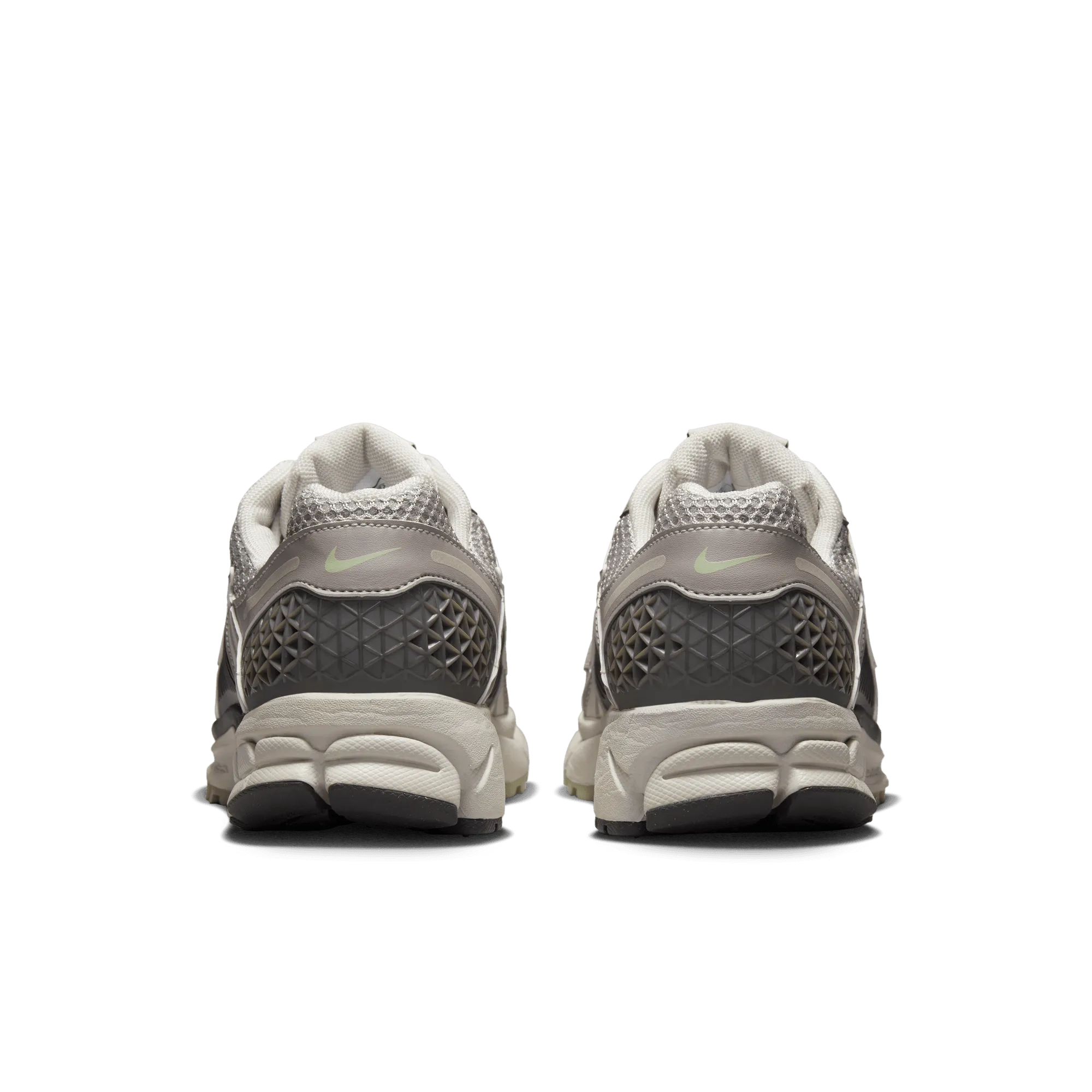 NIKE W ZOOM VOMERO 5